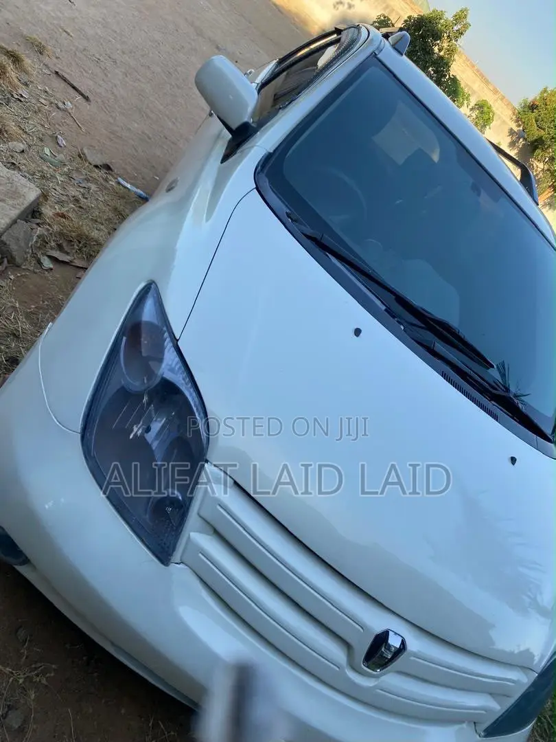 Toyota IST 2004 White