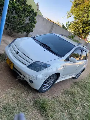 Toyota IST 2004 White