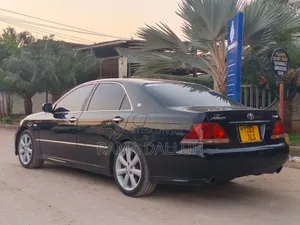 Toyota Crown Royale 2005 Black