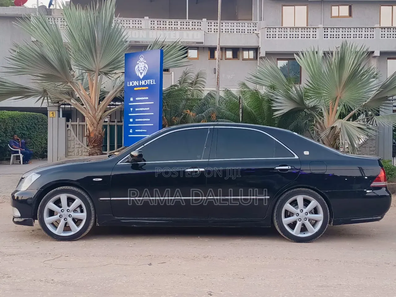 Toyota Crown Royale 2005 Black