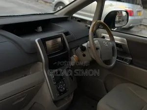 Toyota Noah 2009 Silver