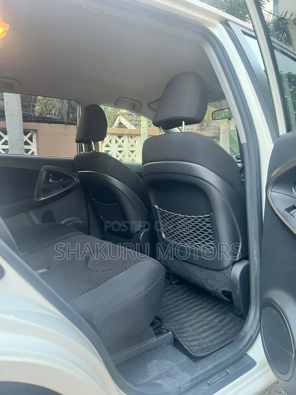 Toyota Vanguard 2012 White