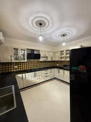 Furnished 4bdrm Apartment in Ada Estate for rent