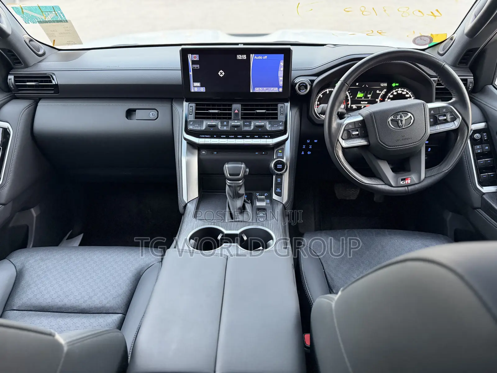 Toyota Land Cruiser LC300 2024 White