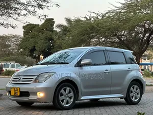 Toyota IST 2006 Silver