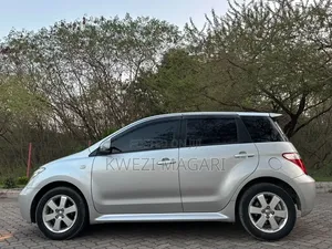 Toyota IST 2006 Silver