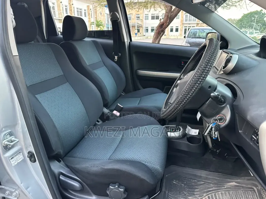 Toyota IST 2006 Silver