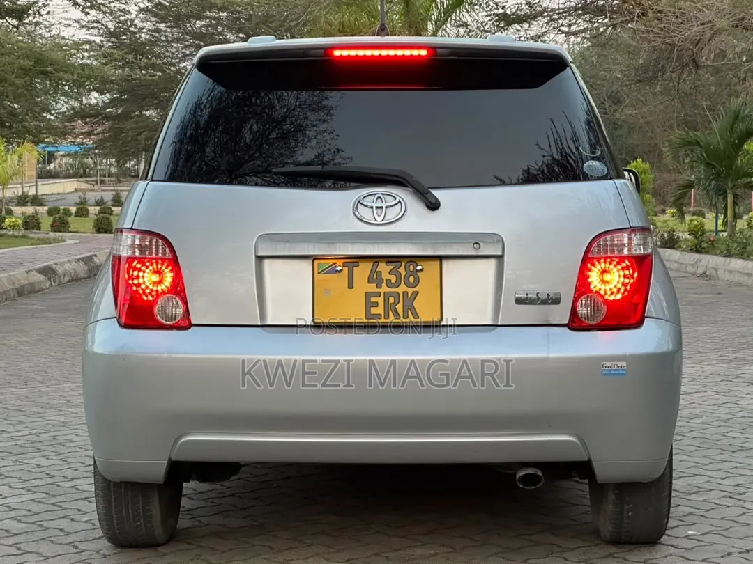 Toyota IST 2006 Silver