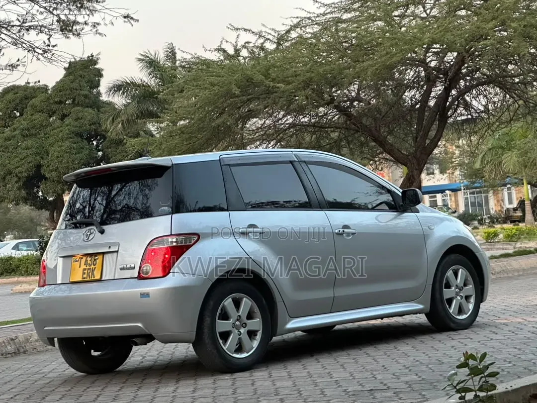 Toyota IST 2006 Silver