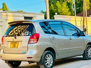 Toyota Corolla Spacio 2005 Gold