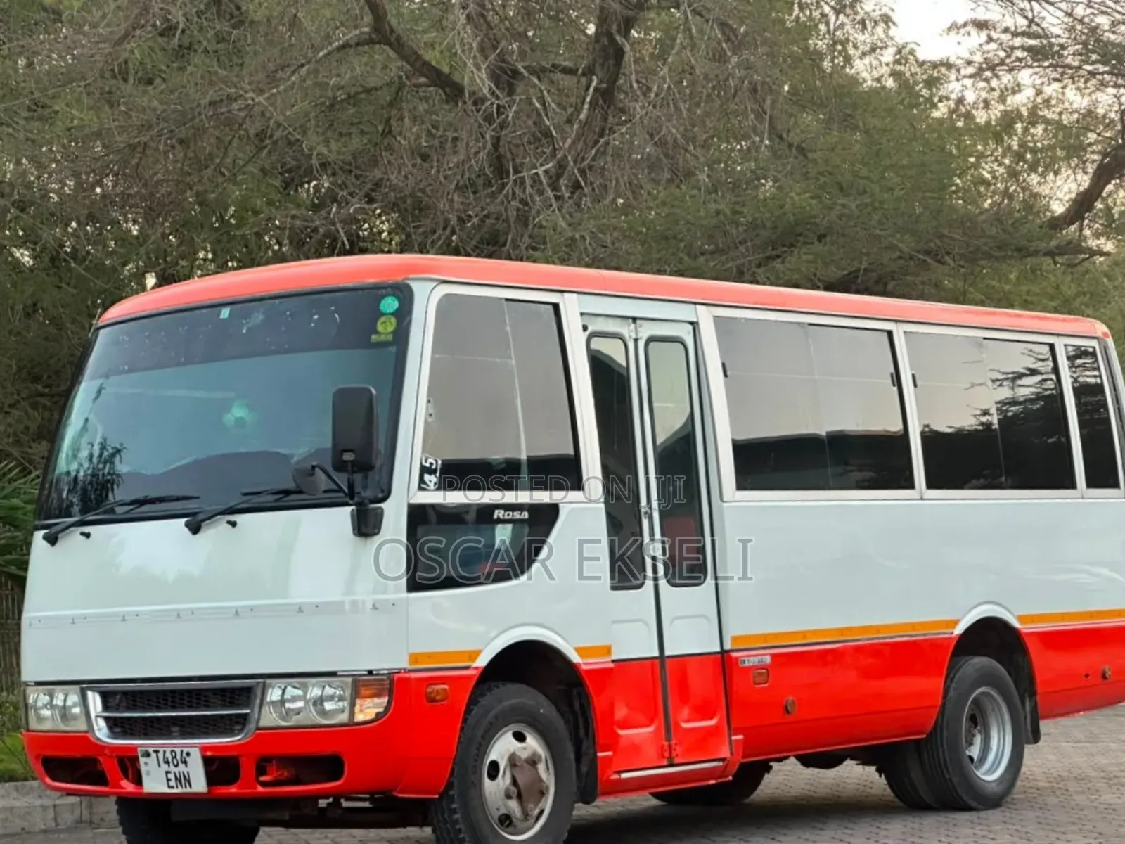 Mitsubishi Fuso Rosa 2005 White