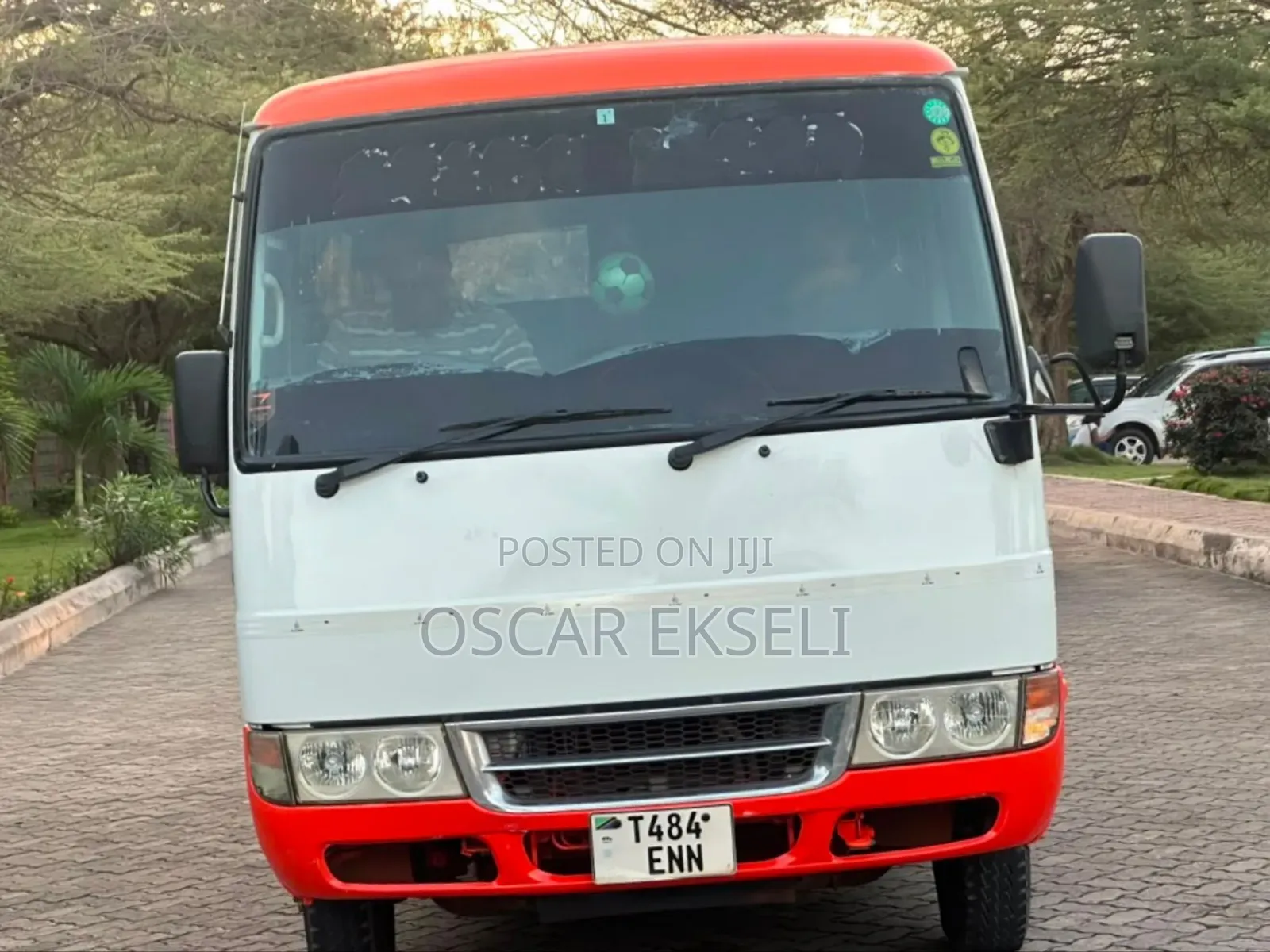 Mitsubishi Fuso Rosa 2005 White