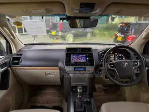 Toyota Land Cruiser Prado 2.7 2022 Silver
