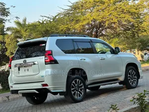 Toyota Land Cruiser Prado 2023 White