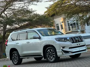 Toyota Land Cruiser Prado 2023 White