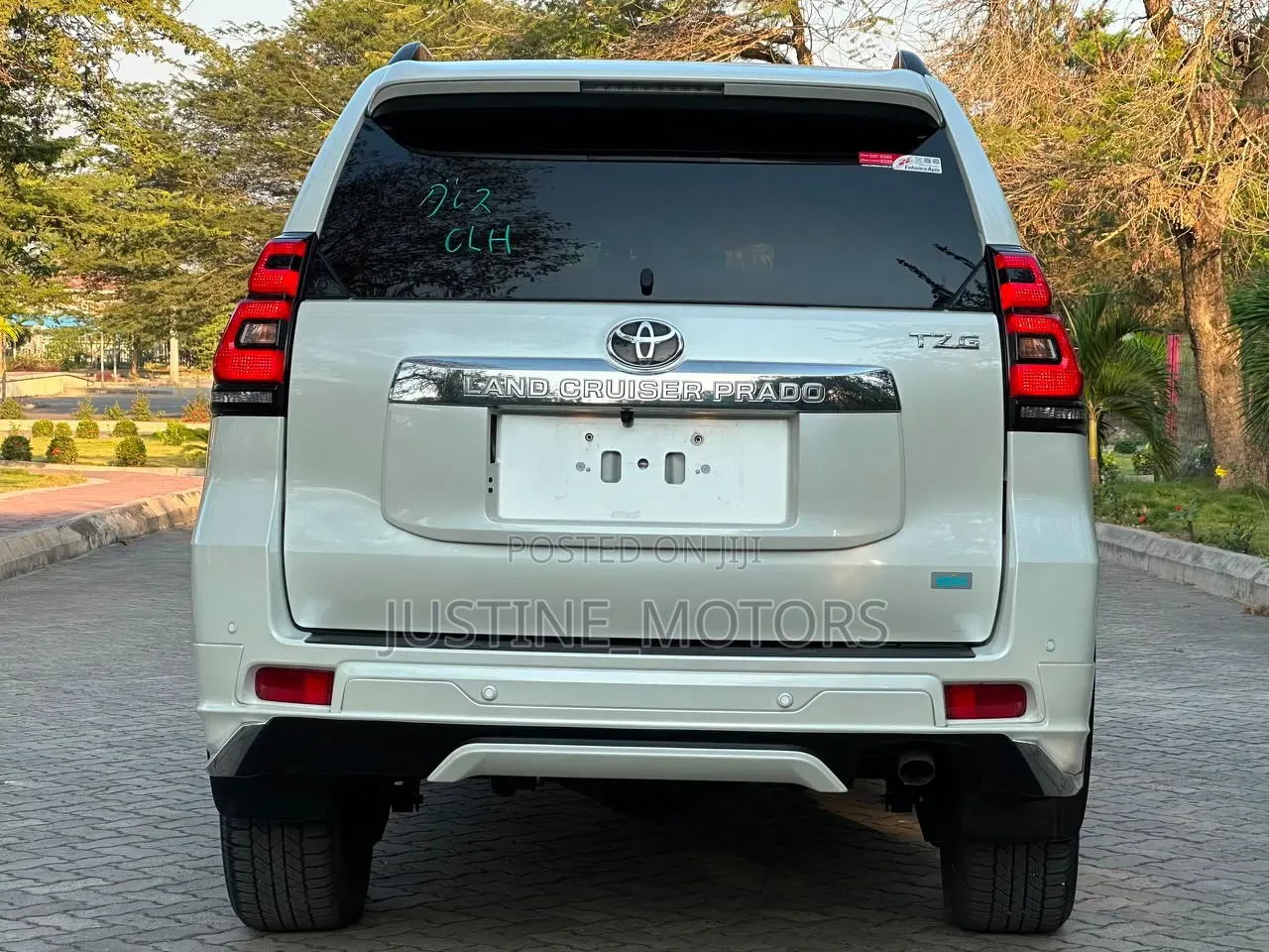 Toyota Land Cruiser Prado 2023 White