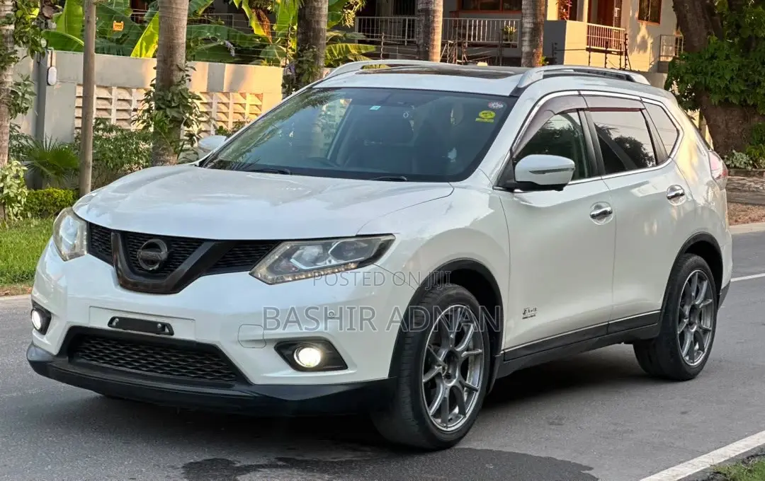 Nissan X-Trail 2.0 Petrol FWD 2015 Silver