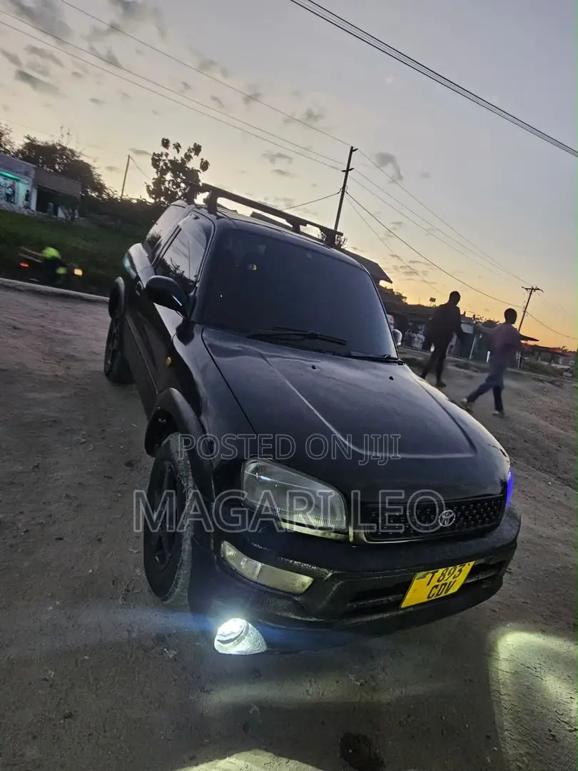 Toyota RAV4 Base 4x4 1999 Black