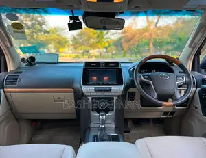 Toyota Land Cruiser Prado 2.8 2023 Pearl
