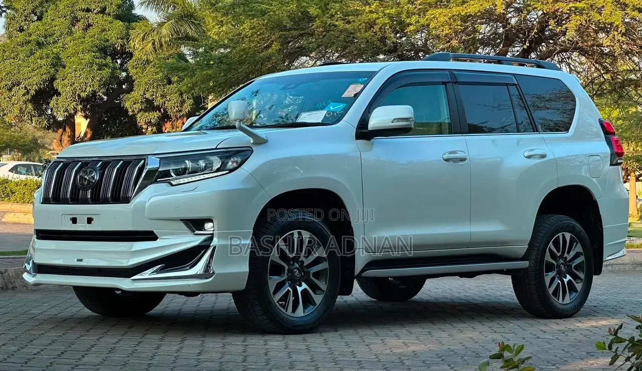 Toyota Land Cruiser Prado 2.8 2023 Pearl