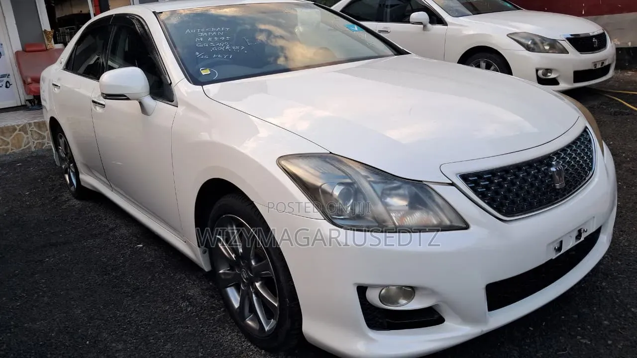 Toyota Crown 2009 Off white