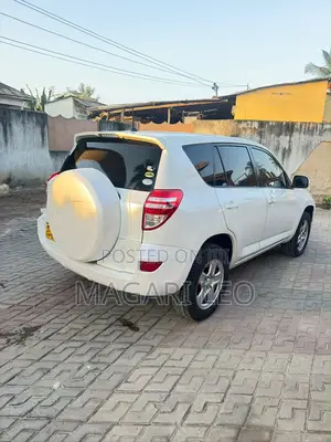 Toyota RAV4 2.4 2008 White