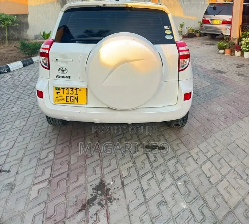 Toyota RAV4 2.4 2008 White
