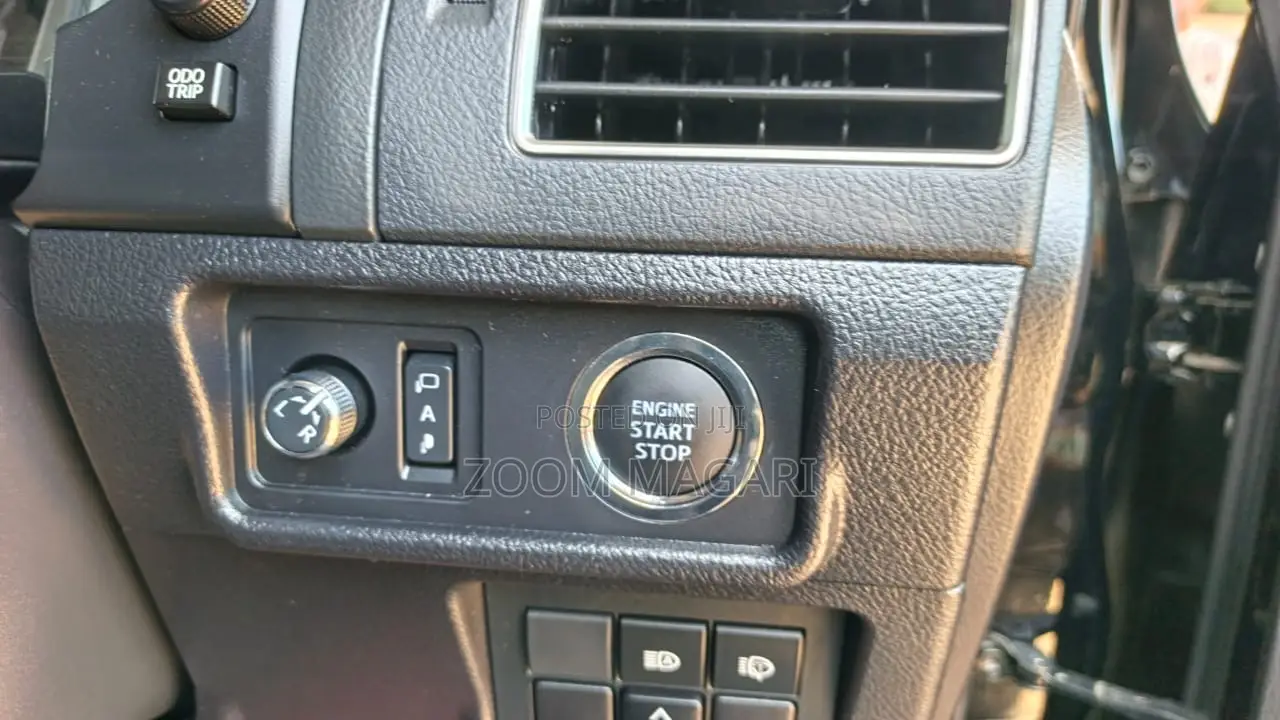 Toyota Land Cruiser Prado 2023 Black