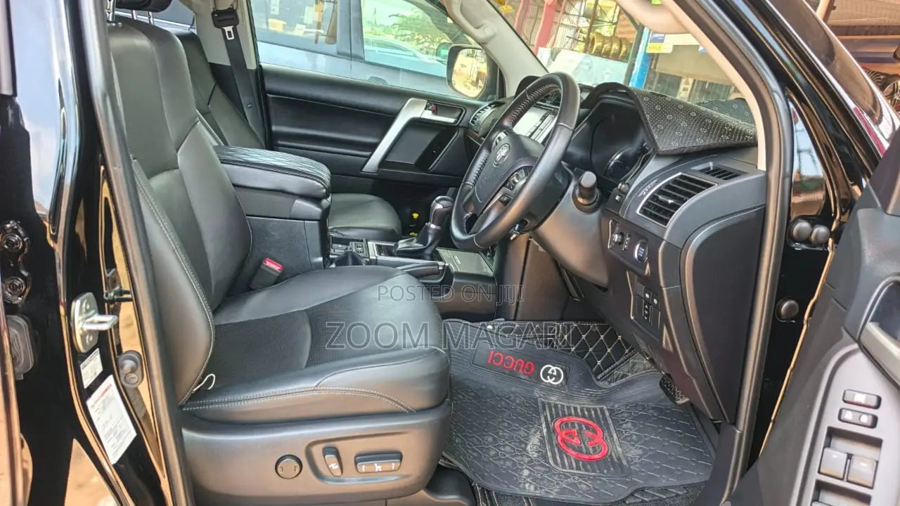 Toyota Land Cruiser Prado 2023 Black