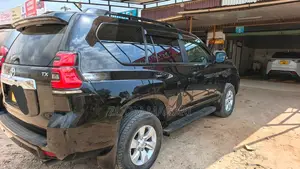 Toyota Land Cruiser Prado 2023 Black