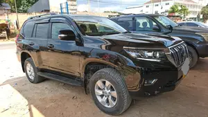 Toyota Land Cruiser Prado 2023 Black