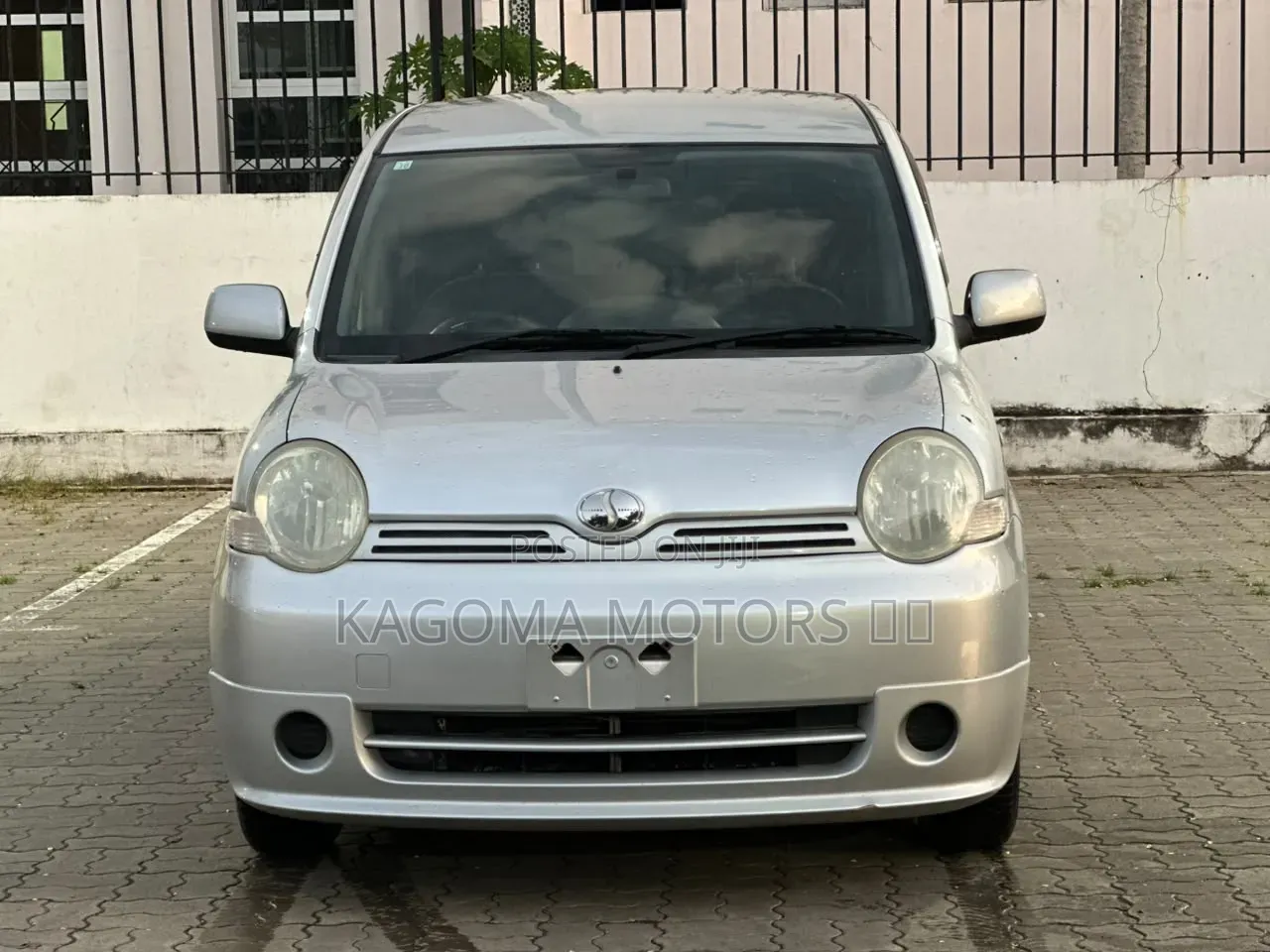 Toyota Sienta 2005 Silver