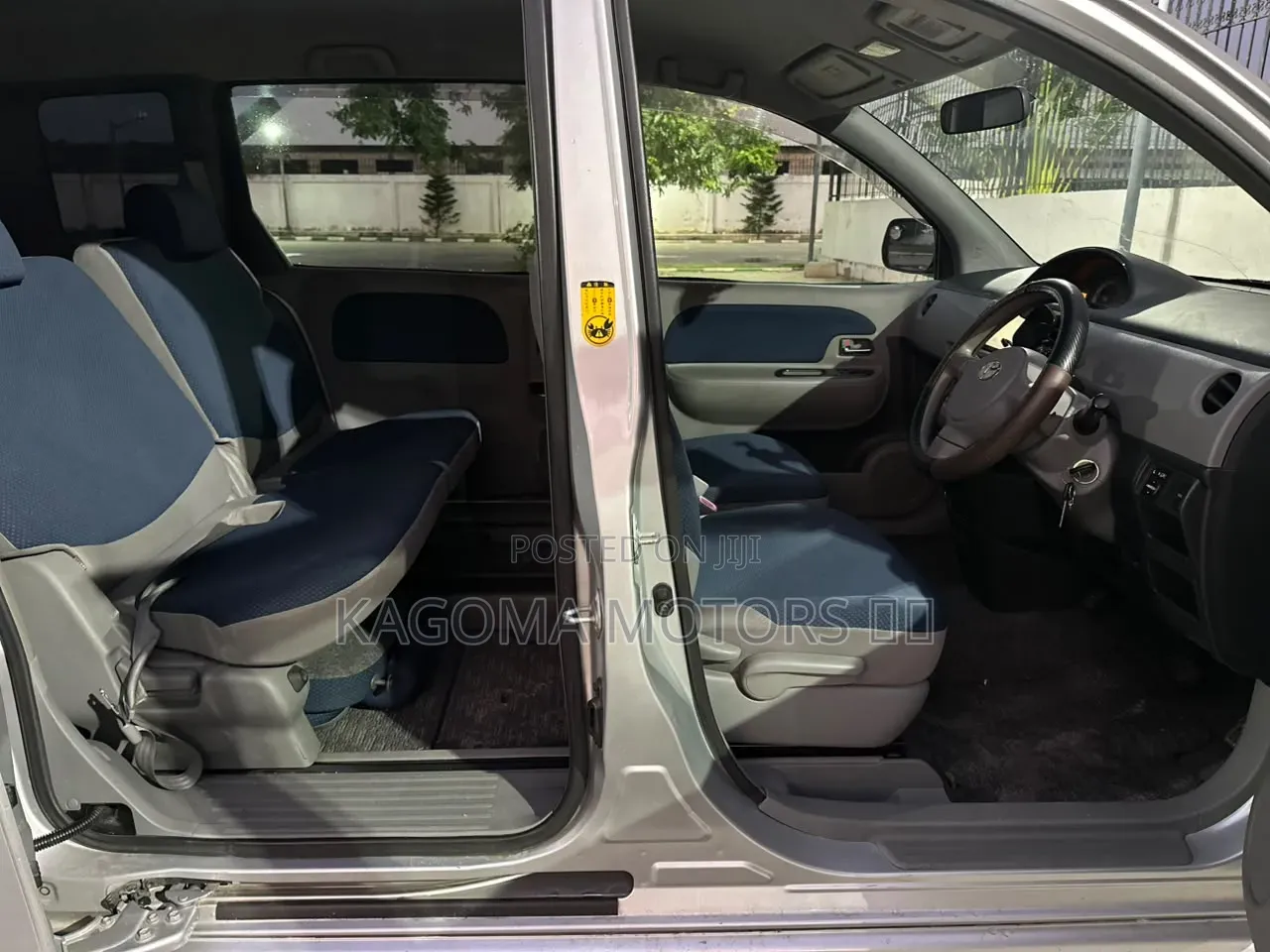 Toyota Sienta 2005 Silver