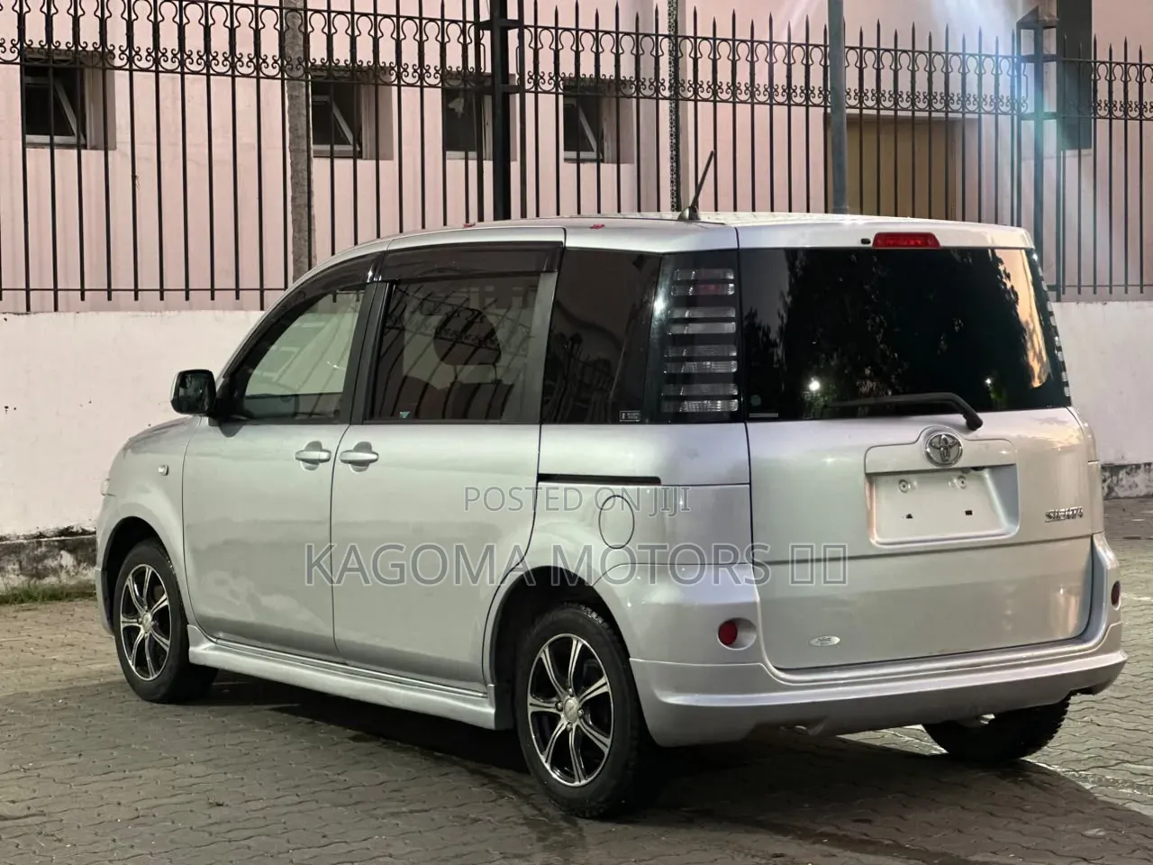 Toyota Sienta 2005 Silver