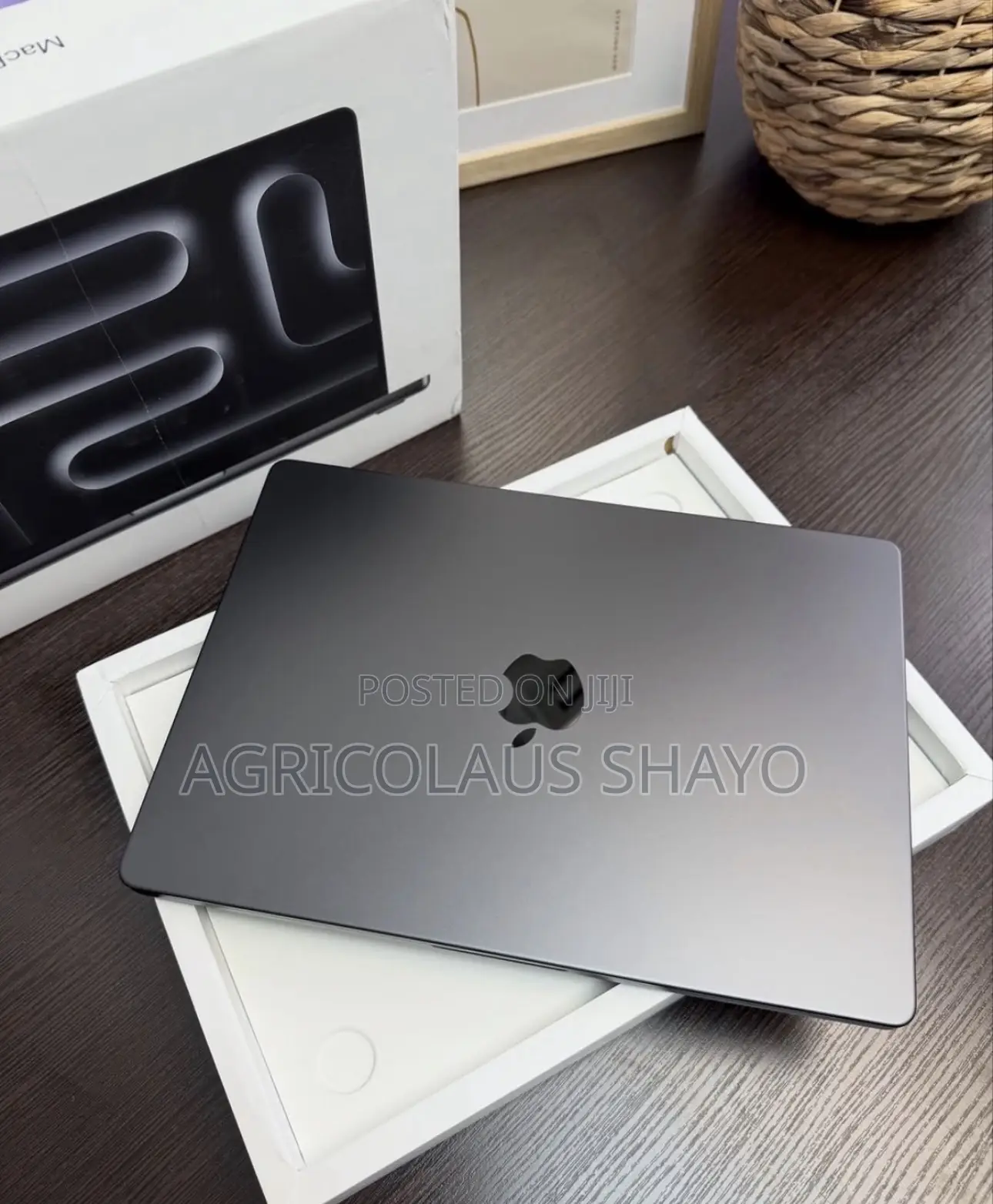 New Laptop Apple MacBook Pro 2025 M5 36GB Apple M5 Max SSD 2T