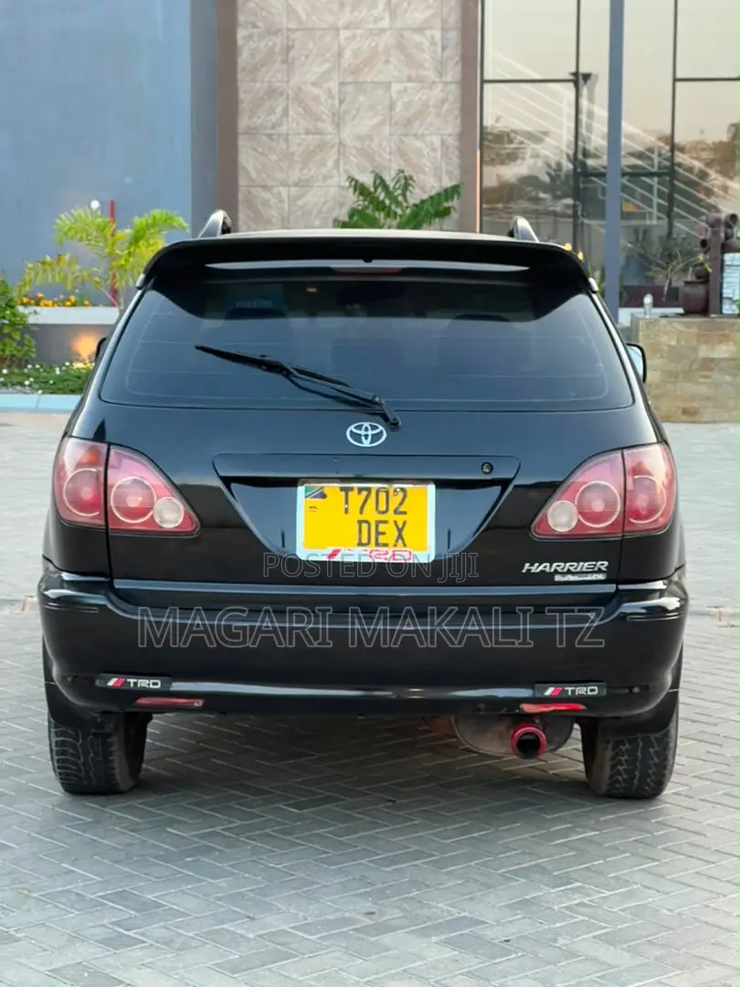 Toyota Harrier 2004 Black
