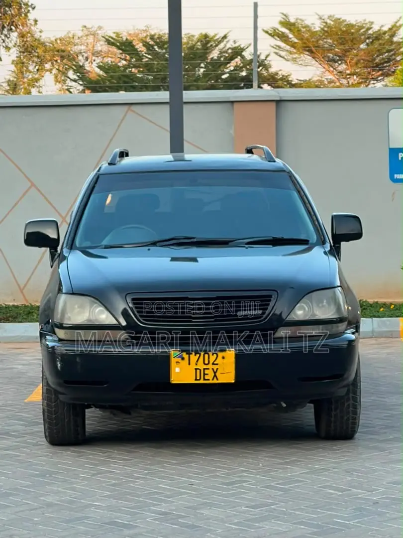 Toyota Harrier 2004 Black
