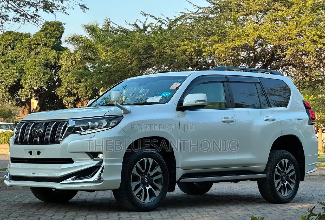 Toyota Land Cruiser Prado 2023 White