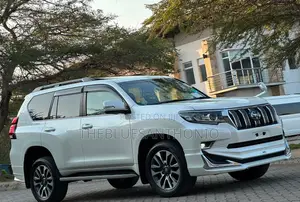 Toyota Land Cruiser Prado 2023 White