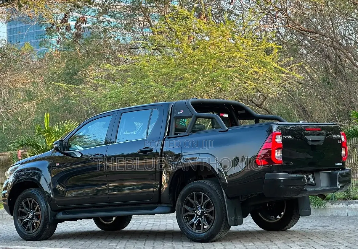 Toyota Hilux 2023 Black
