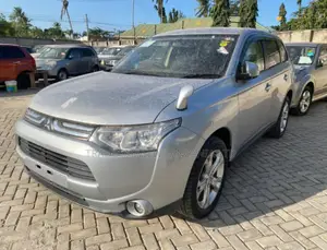 Mitsubishi Outlander 2013 Silver