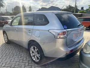 Mitsubishi Outlander 2013 Silver