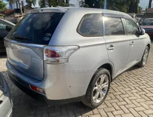 Mitsubishi Outlander 2013 Silver