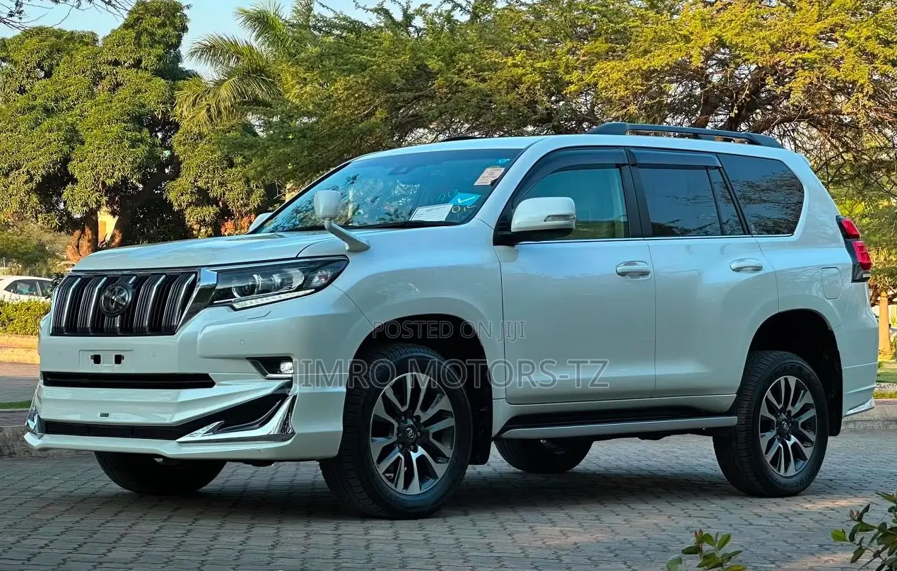 Toyota Land Cruiser Prado 2023 White