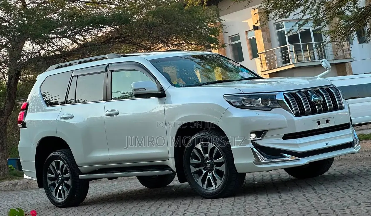 Toyota Land Cruiser Prado 2023 White