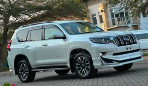 Toyota Land Cruiser Prado 2023 White