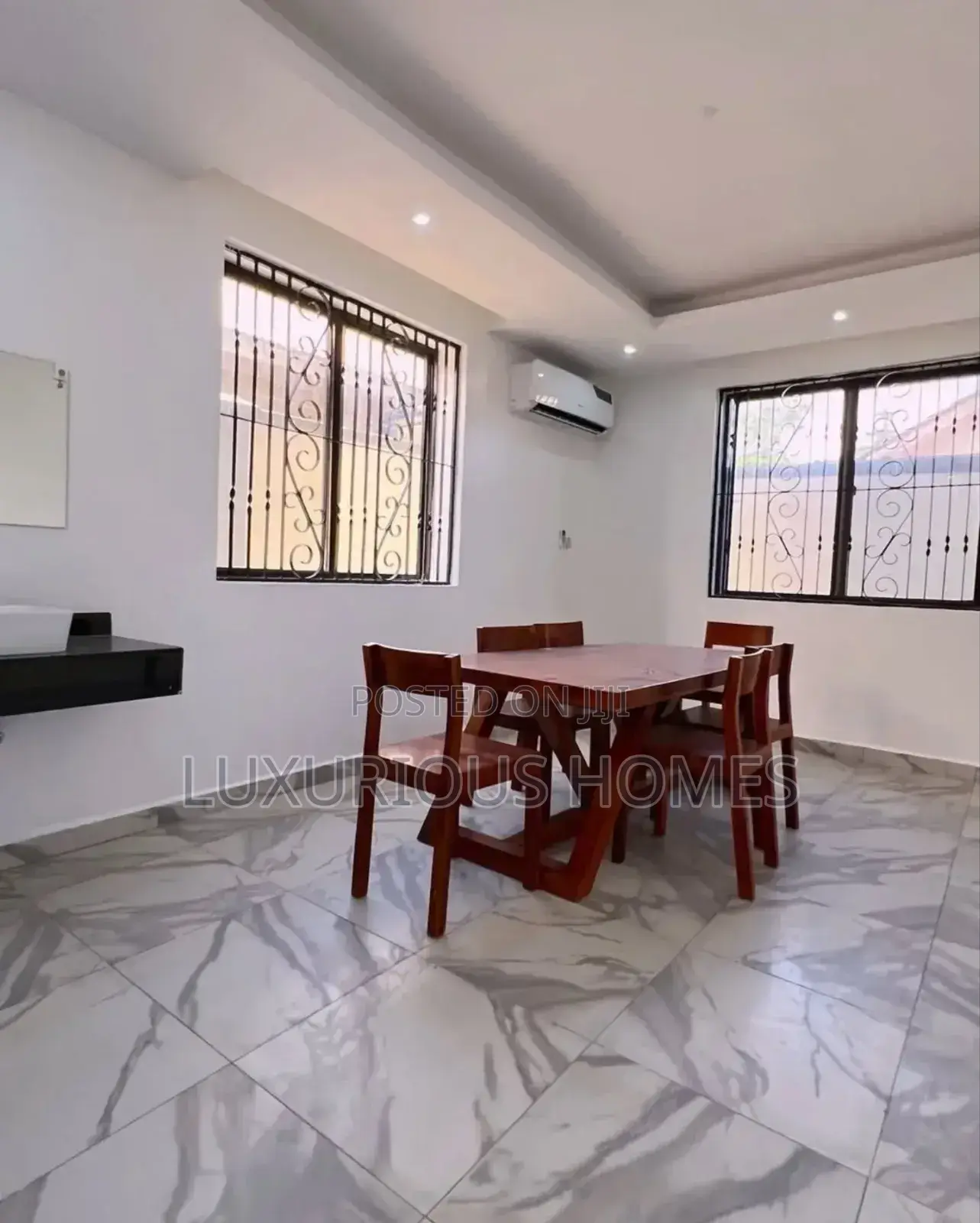 4bdrm Villa in Mikocheni for rent