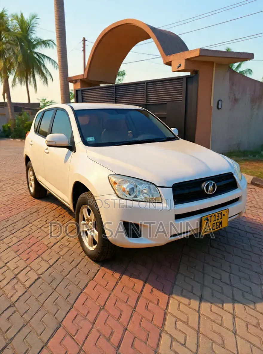 Toyota RAV4 2005 White
