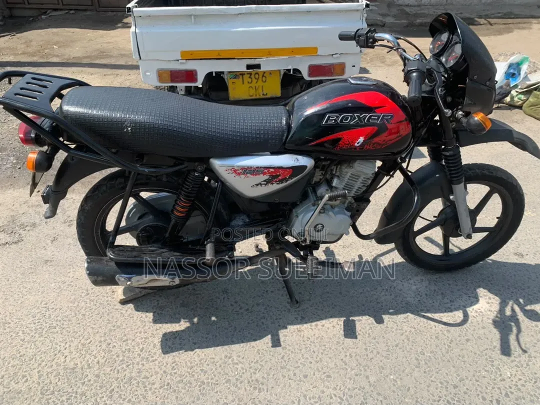 Bajaj Boxer X125 2025 Black