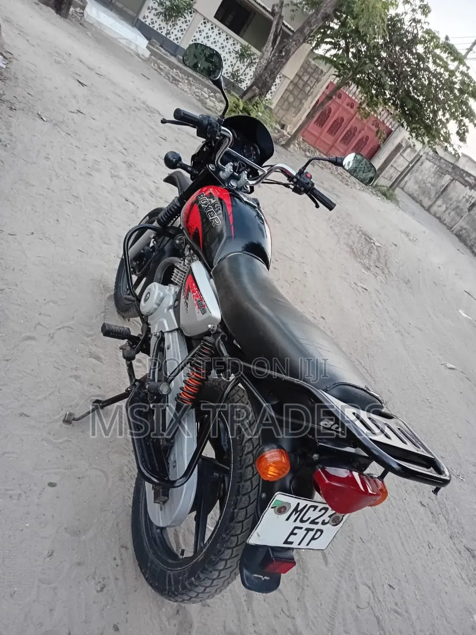 Bajaj Boxer X125 2023 Red